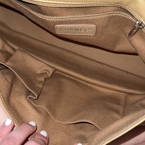 Rare Large two tone Chanel Bag - Picture 11 of 11